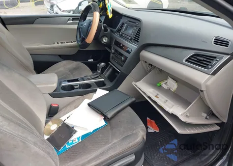 2017 Hyundai Sonata z USA, uszkodzony, nr VIN 5NPE24AF2HH491583